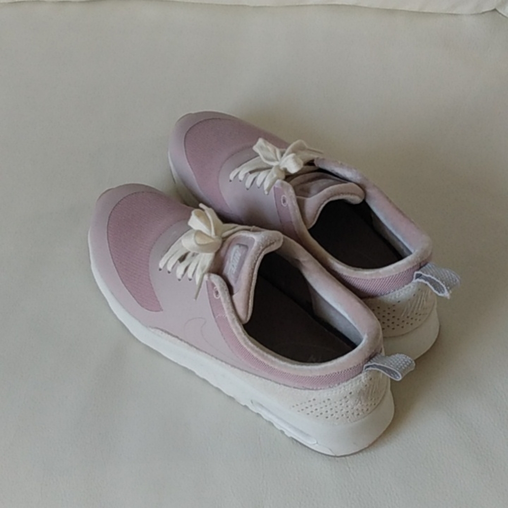 Nike running shoes sz 8 - Picture 1 of 6
